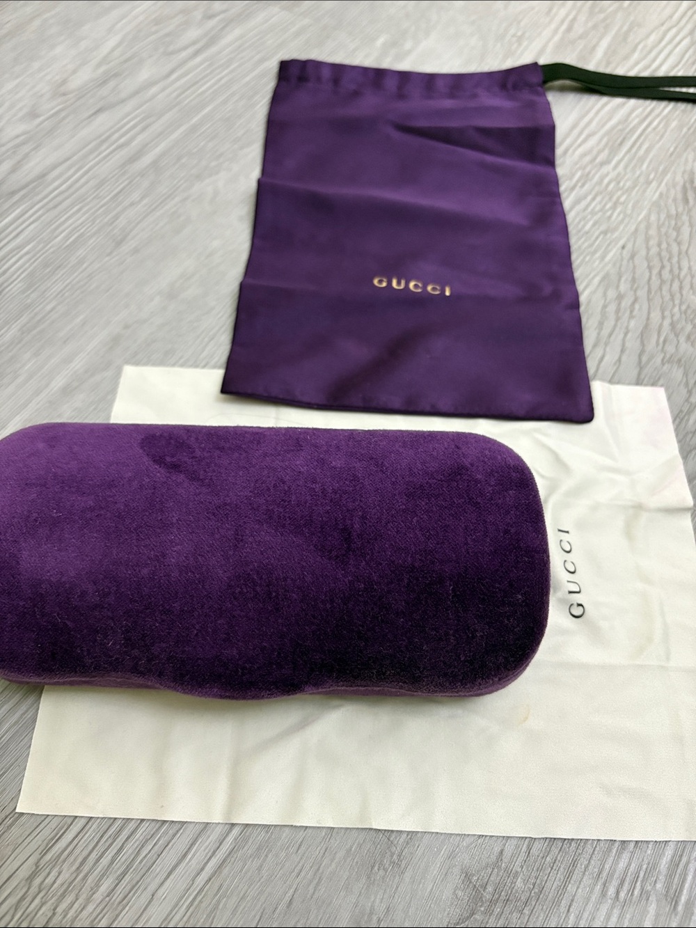 Gucci Purple Velvet Eyewear Case with Yellow Interior - Picture 3 of 4